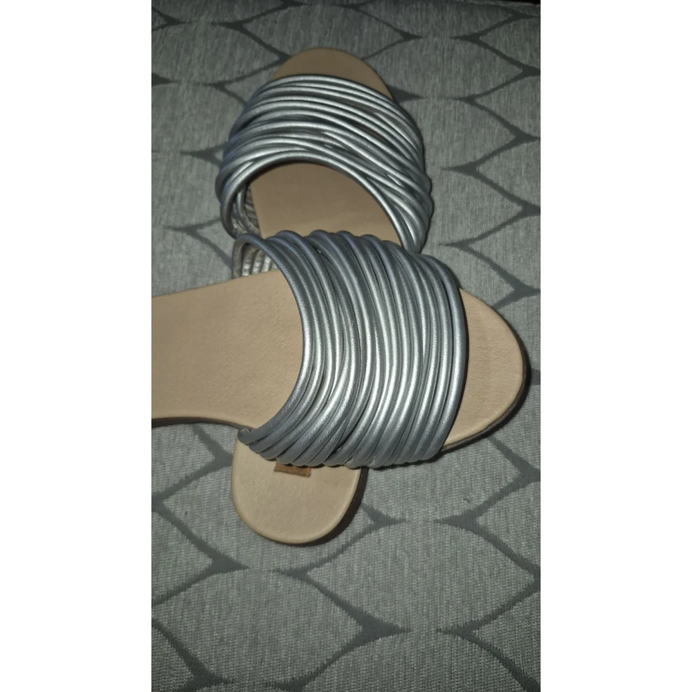 Rocket Dog Womens Nessa Strappy Slide Sandals. SZ 8M. Silver